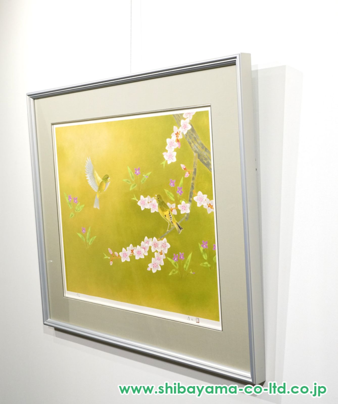 上村淳之「「花」二題より『鳥語 (桃と河原鶸)』」リトグラフ